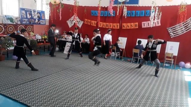 Maktabda bayram tadbiri #Праздничные дни в школе #School смотреть онлайн