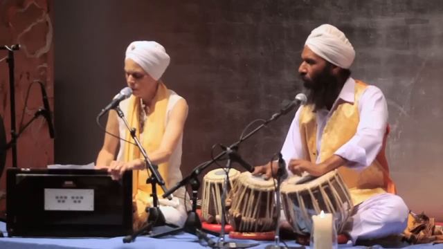 Espacio Ronda Madrid - SADA SAT KAUR - Adi mantra смотреть онлайн