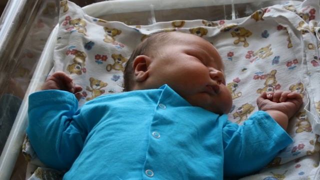 НЕДОНОШЕННЫЙ РЕБЕНОК | Что ждет недоношенного ребенка сразу после родов смотреть онлайн