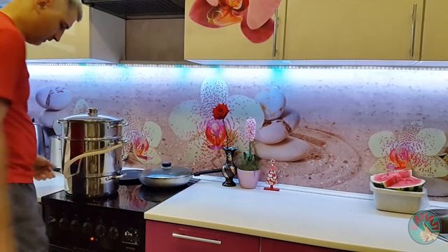 Соковарка. Вишнёвый сок. Сок. Помощь Бориса Б. ВНИМАНИЕ! Не пугаться на 6:49. Как варить сок. смотреть онлайн