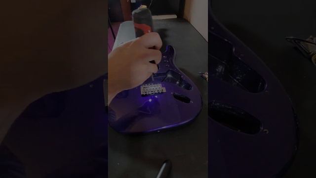 Restoring A Pawn Shop Fender Stratocaster (Time Lapse) смотреть онлайн