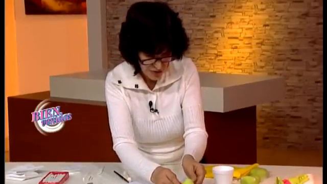 Mirta Biscardi  - Bienvenidas TV - Modela Una Ranita Para Decorar Tortas | DIY Cake Decorating