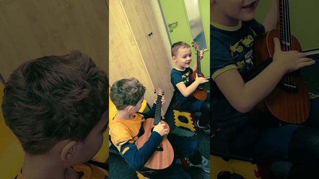 песенка "Нотки разбежались" Автор Алексей Орочко. Запись с урока. смотреть онлайн