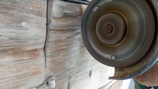 дикий камень, имитация дерева. смотреть онлайн