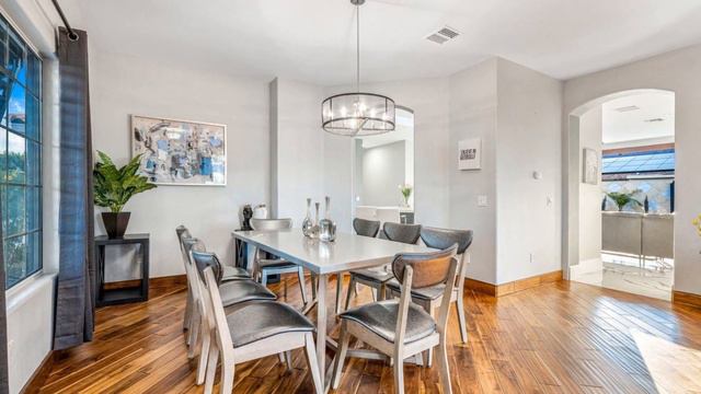 2095 North Magnolia Road смотреть онлайн