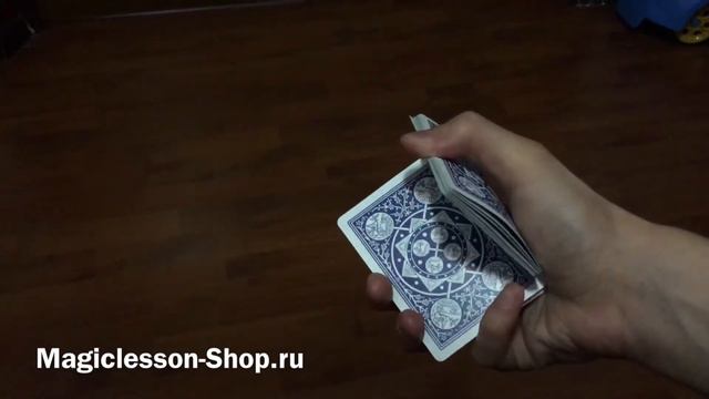 Удиви всех ярким элементом кардистри "Бросок стопки карт" смотреть онлайн