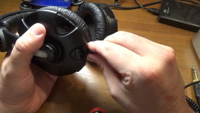 Sennheiser hd215 ii - полноразмерные наушники с электронным характером!