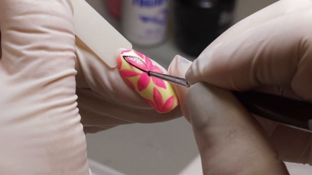 Яркий Маникюр на Лето. Салонный Дизайн Ногтей смотреть онлайн