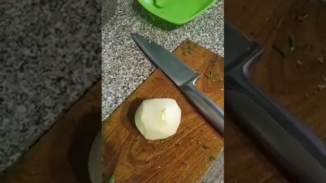 ? Салат из молодой капусты с яблоком,кукурузой и огурцами? смотреть онлайн