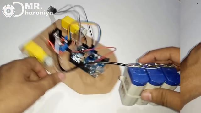 How to make Mobile Bluetooth controlled robot car. Electronic Arduino project. смотреть онлайн