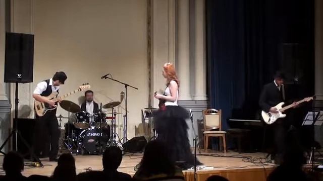 Lidia Sakharova plays "Koło" by Walerij Iwko with her band "ClapKa" смотреть онлайн