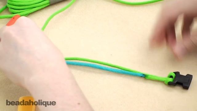 How to Make a Basic Cobra Paracord Bracelet смотреть онлайн