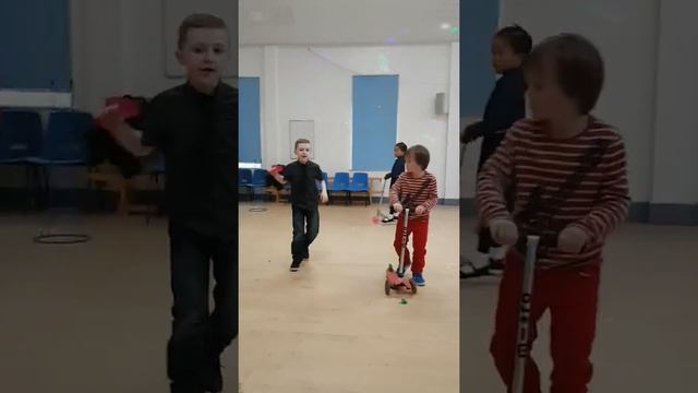 Max Hill groovy moves. смотреть онлайн