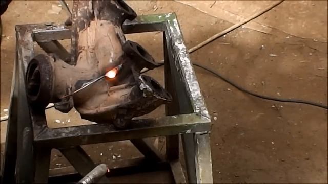 Сварка лопнувшего чугунного коллектора. смотреть онлайн