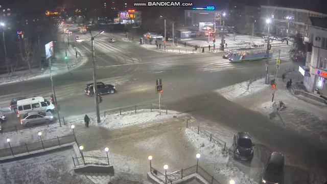 Трамваи на к/т "Мир" 17.01.2020. (Орск) смотреть онлайн