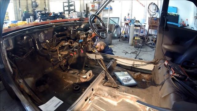 Escort RS Turbo how to make an inner-sill repair welding restoration and replacing M-TEL GARAGE смотреть онлайн