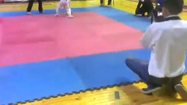 Дамир 5-лет, третий бой, киокушинкай каратэ смотреть онлайн