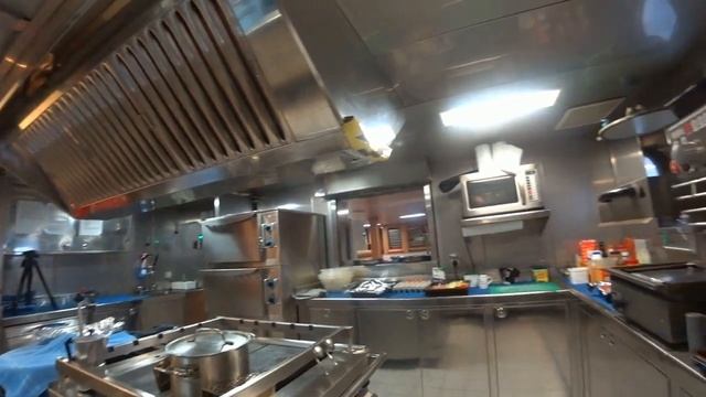Обо всём понемногу - крем-суп из картофеля и лука порея, непогода в море и меню на день. смотреть онлайн