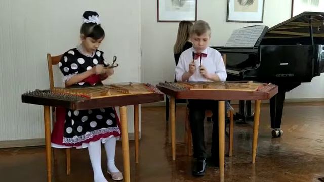 Ансамбль "Золотые струны" (Клименкова Александра, 10 лет, Железный Денис, 10 лет) ГУО ДШИ №2,Гомел смотреть онлайн