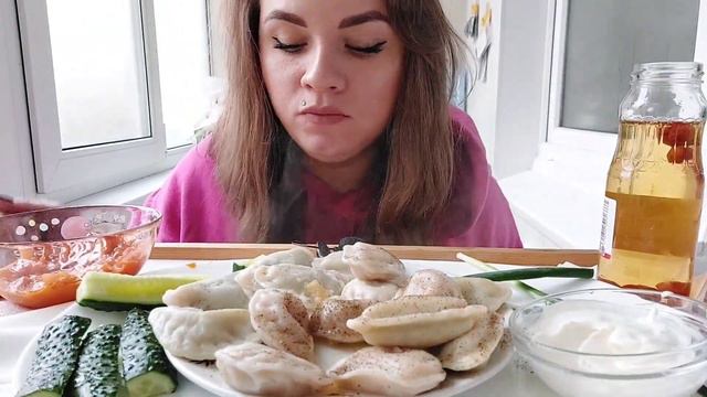 Мукбанг 🥟вареники с картошкой и зеленью, с капустой и картошкой🥟 #мукбанг #фудблогер смотреть онлайн
