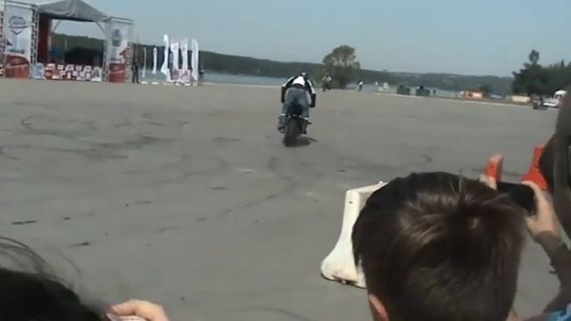 Каскадёры на мотоциклах байк шоу/Лучшие Трюки Прорайдеров/Top Riders Best Stunts
