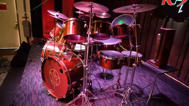 Neil Peart's Tama Drum set from Moving Pictures, Permanent Waves and Exit Stage Left смотреть онлайн