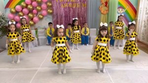 Танец девочек на 8 марта