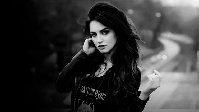 Gidayyat & Hovannii - Лейла Лейла она так посмотрела