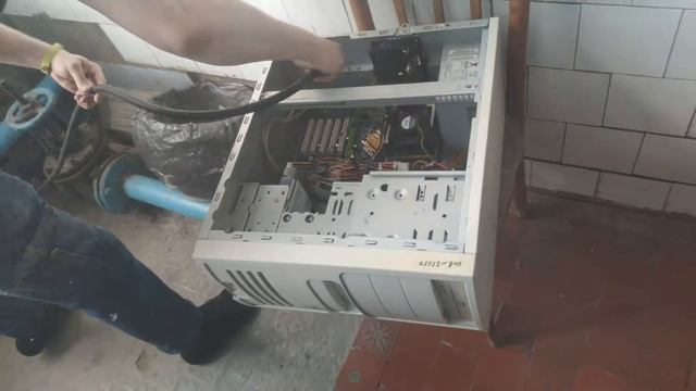 Пришла весна. Меняем зимнюю шубу на летнее одеяние. Чистка системного блока. смотреть онлайн