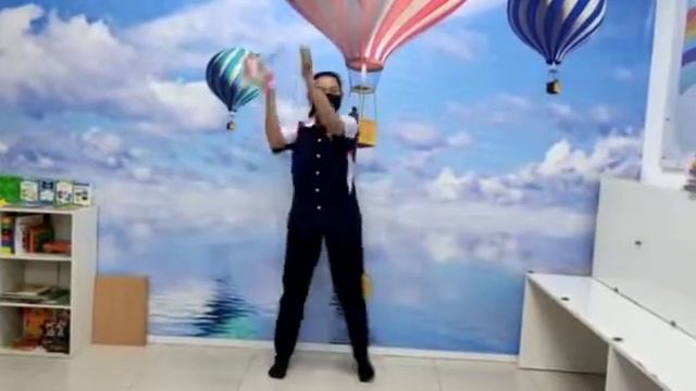 O Come All Ye Faithful- Kindergarten Tambourine Dance смотреть онлайн