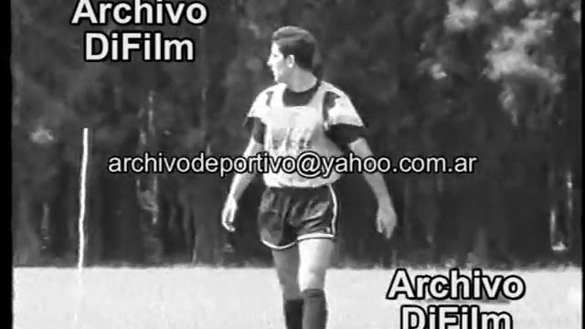 Entrenamiento de la Seleccion Argentina con Alfio Coco Basile - DiFilm 1993 смотреть онлайн
