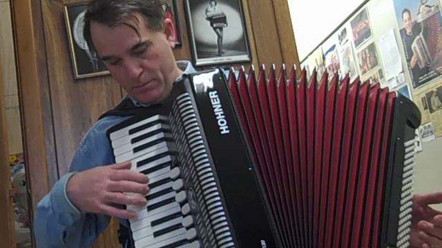 Hohner Bravo III 120 Bass Accordion смотреть онлайн