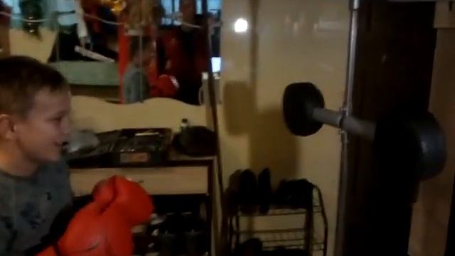 Самодельный тренажёр для бокса, Boxing Machine смотреть онлайн
