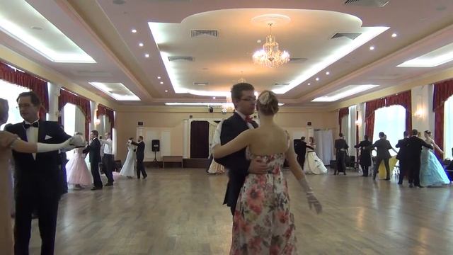 вальс миньон на Покровском бале смотреть онлайн