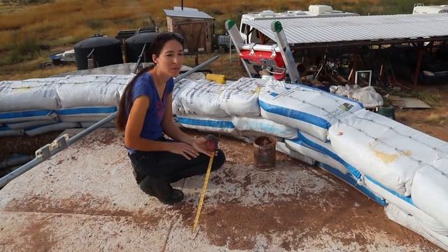 These Earthbag Walls Are 13 Feet High and Climbing! How Much Further to the Top? смотреть онлайн