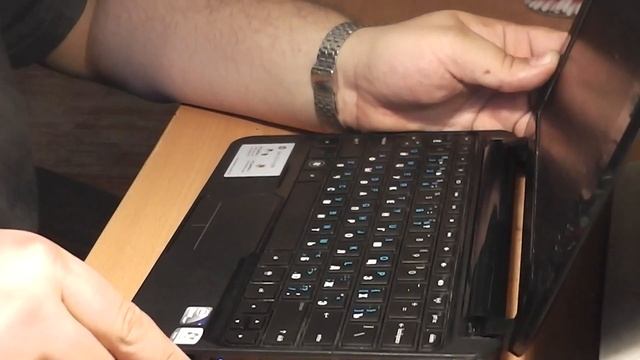Замена модуля WiFi на нетбуке HP Mini 210-1010NR смотреть онлайн