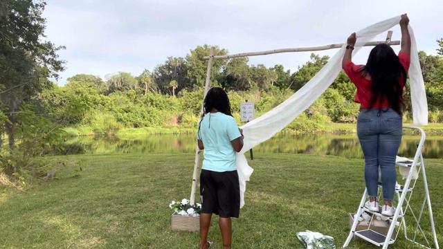 Shaky Wedding Ceremony Setup смотреть онлайн