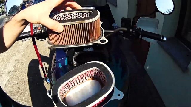 Africa Twin 750 Service - Air Filter Change