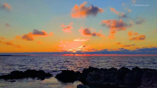 Красивый весенний закат на берегу Чёрного моря (таймлапс) смотреть онлайн