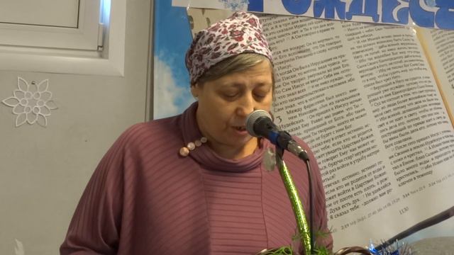 Сестричка Марина читает стих от сердца