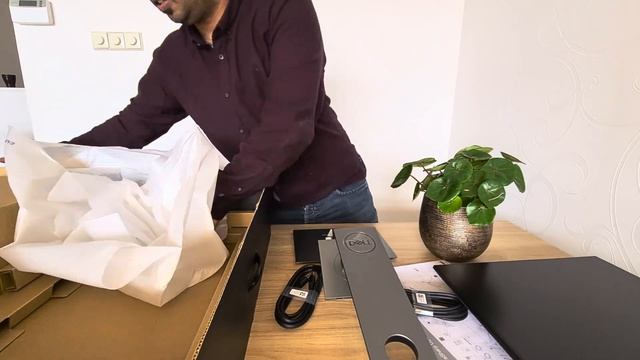 Ultrasharp Dell Monitor Unboxing...Really WOW!!! смотреть онлайн