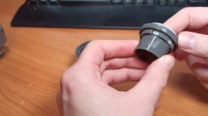 Разбираем крышку термоса для очистки.