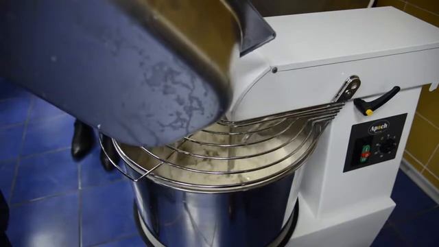 Спиральный тестомес Apach смотреть онлайн