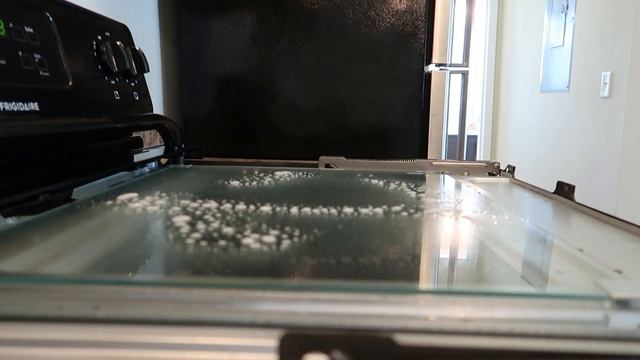 HOW TO CLEAN THE INNER GLASS ON THE OVEN DOOR смотреть онлайн