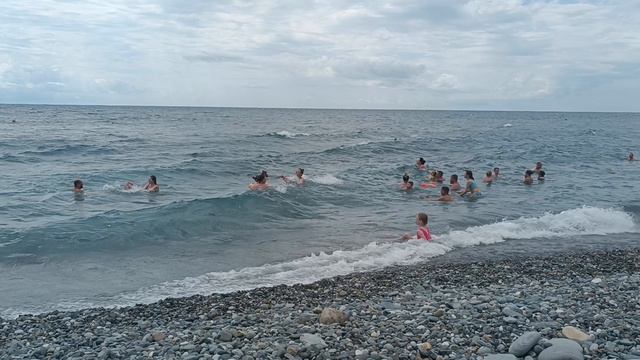 Пляж Адлер 14 августа 2024 . Море после дождя