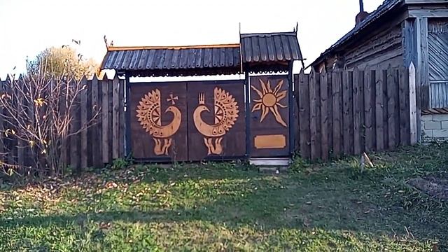 Ворота и калитка из массива сосны, сделал своими руками. Село Нижний Шкафт, улица Гора, наши дни. смотреть онлайн