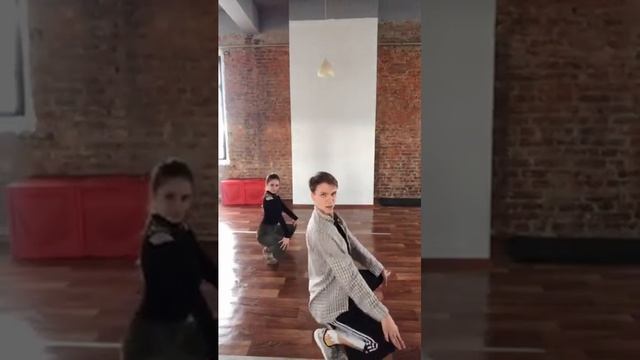 TUTORIALS | ONLINE WORKSHOP | VOGUE FEMME CHOREO | Обучающий видео-урок по вог хореографии. смотреть онлайн