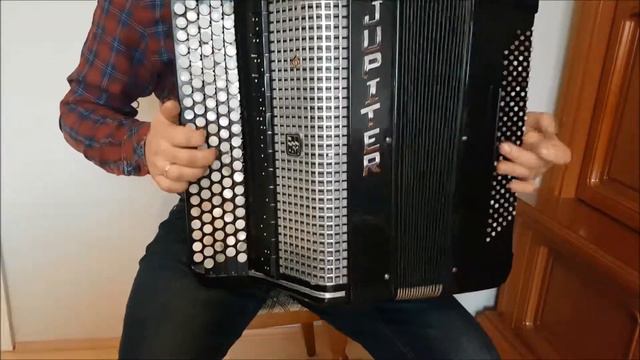 Идет солдат по городу смотреть онлайн