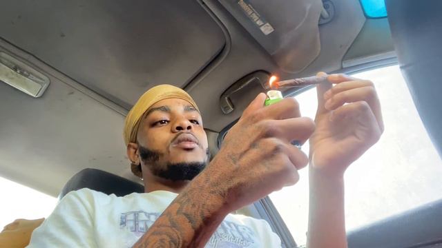 Testing Out Orange Mimosa Strain of Weed (ep1) смотреть онлайн