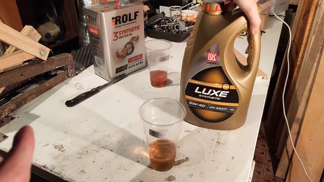 Слил масло Rosneft Magnum Ultratec 10W-40. Залил LUKOIL LUXE SYNTHETIC 5W-40.
